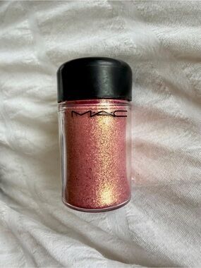 MAC Cosmetics Rose Gold Loose Pigment Shimmer “Rose”